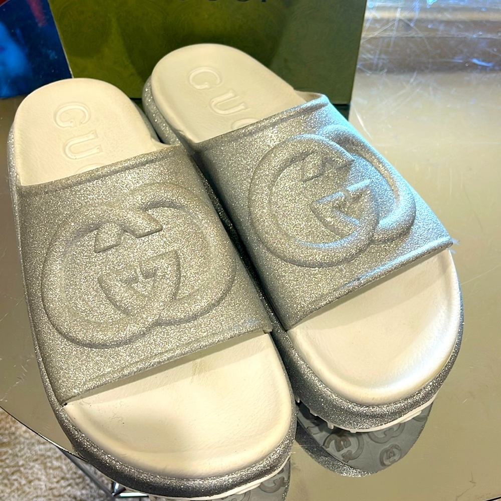Gucci Interlocking G Slide
Metalic Silver (Women's) size 41